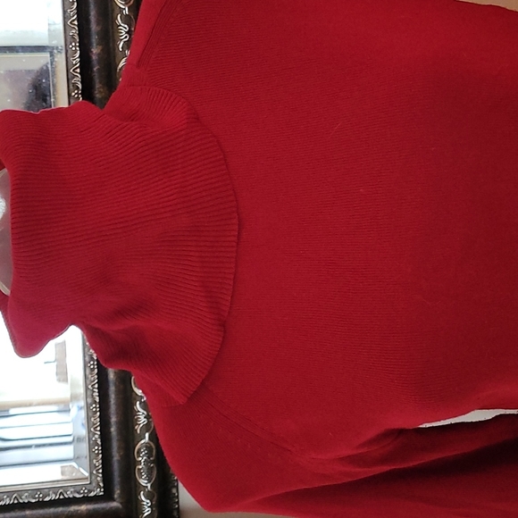 Sweater - Picture 5 of 9